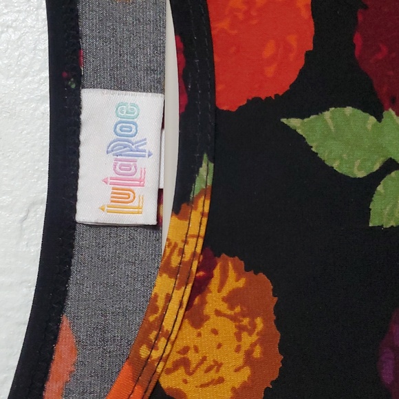 Lularoe‎ Irma Style Top L - Picture 2 of 6